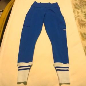 BOMBSHELL ANKLE-SOCK-LEGGING w/ SIDE POCKETS SZ:SM COLOR: COBALT BLUE/WHITE